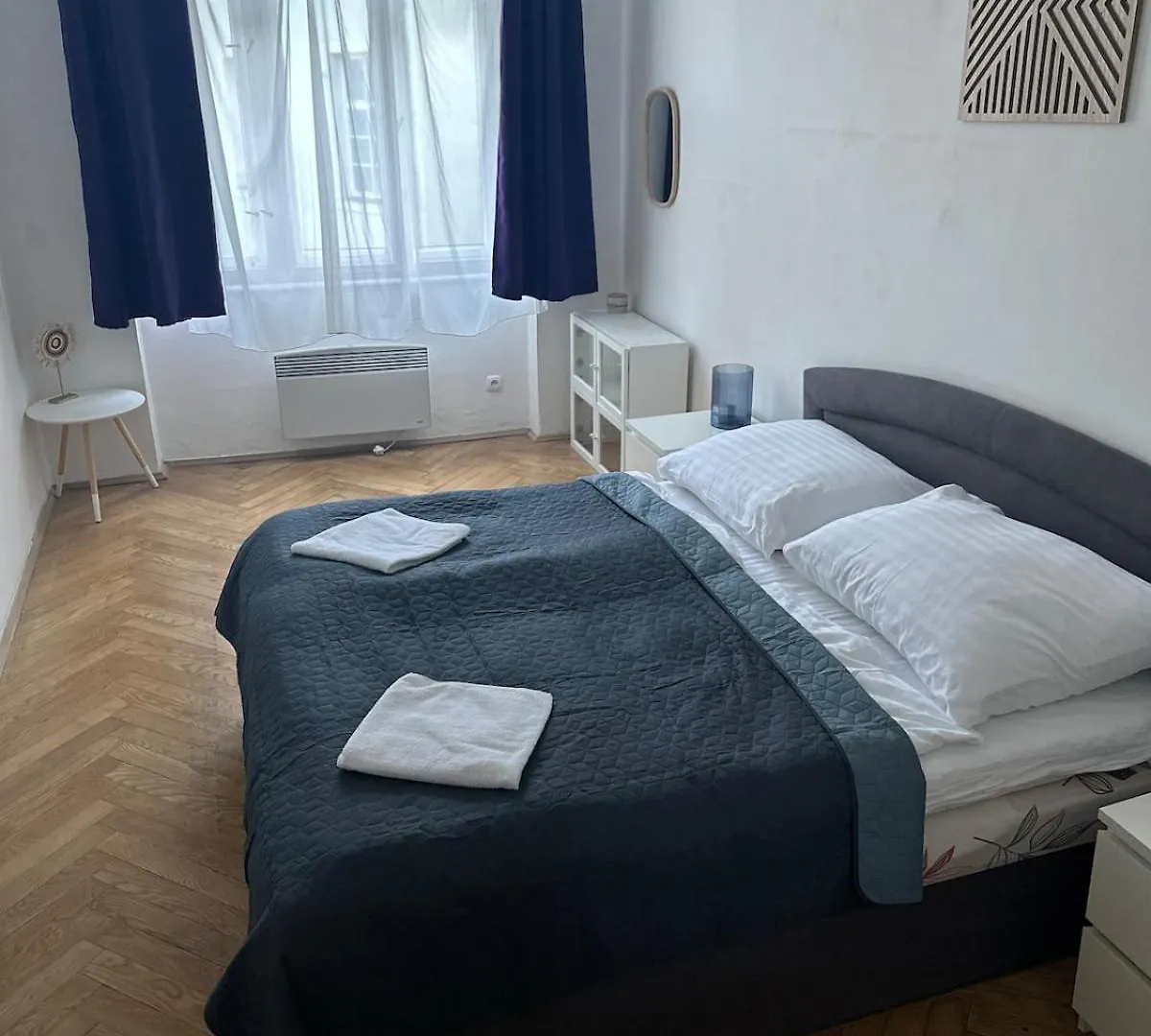 Chic Retreat On Skorepka Street Prága Apartman